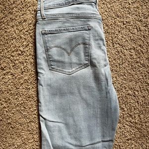 Levi’s 724 HIGH RISE STRAIGHT WOMEN'S JEANS